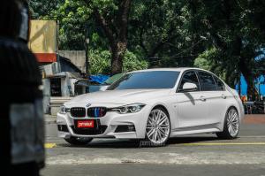 2018 BMW M3 Sedan by Permaisuri on Vossen Wheels (VFS-4)